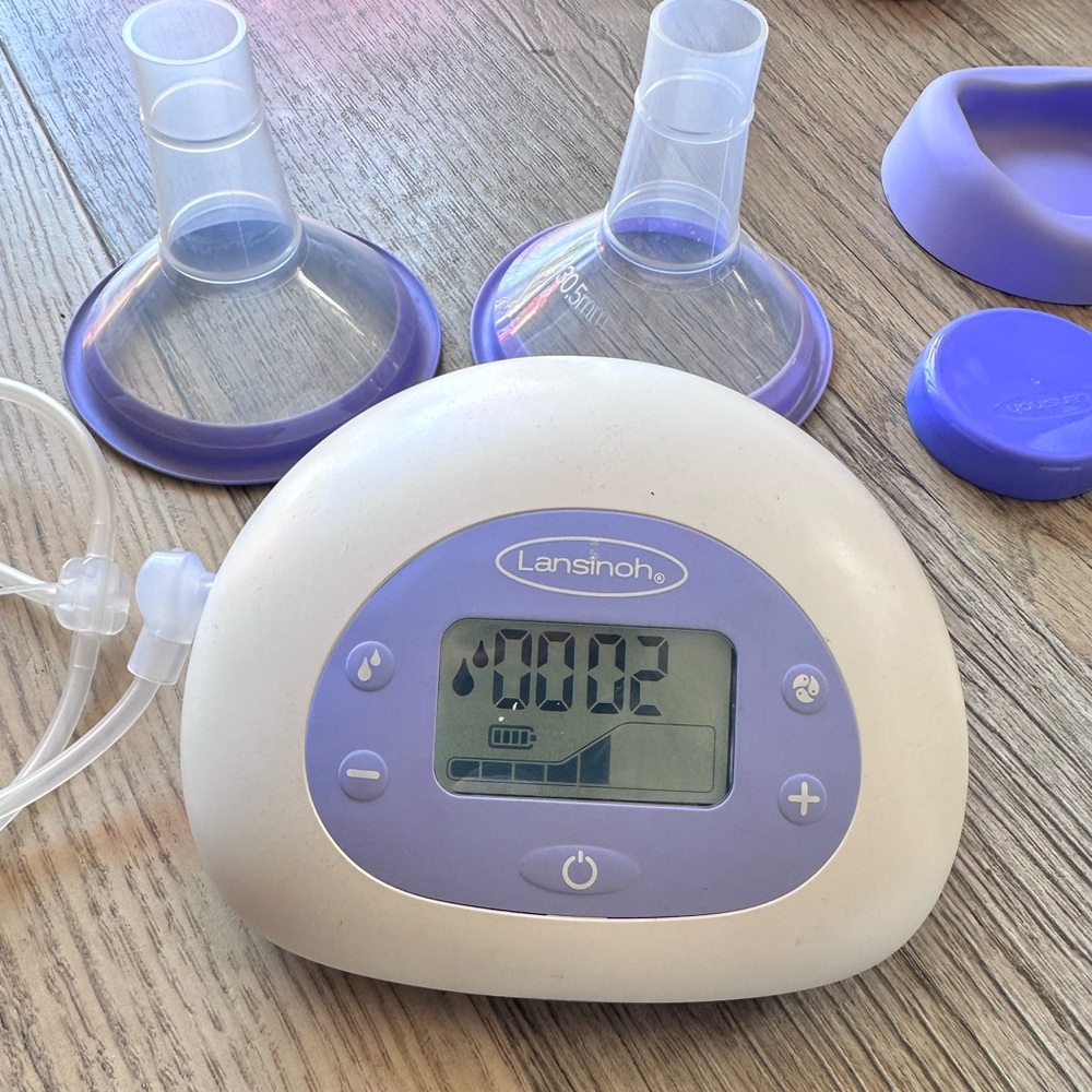 Lansinoh Electric Breast Pump in White and Lavender
